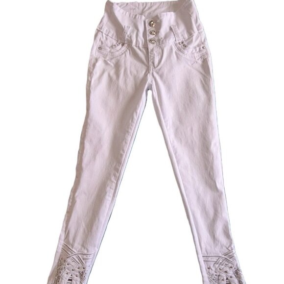 Silver Diva Pants Womens 1 Jeans Embroidered Front Leg Design push up jeans NWT - Picture 1 of 12